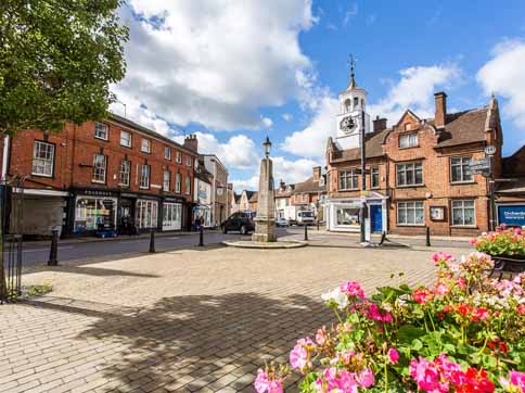 Ampthill high street square and memorial